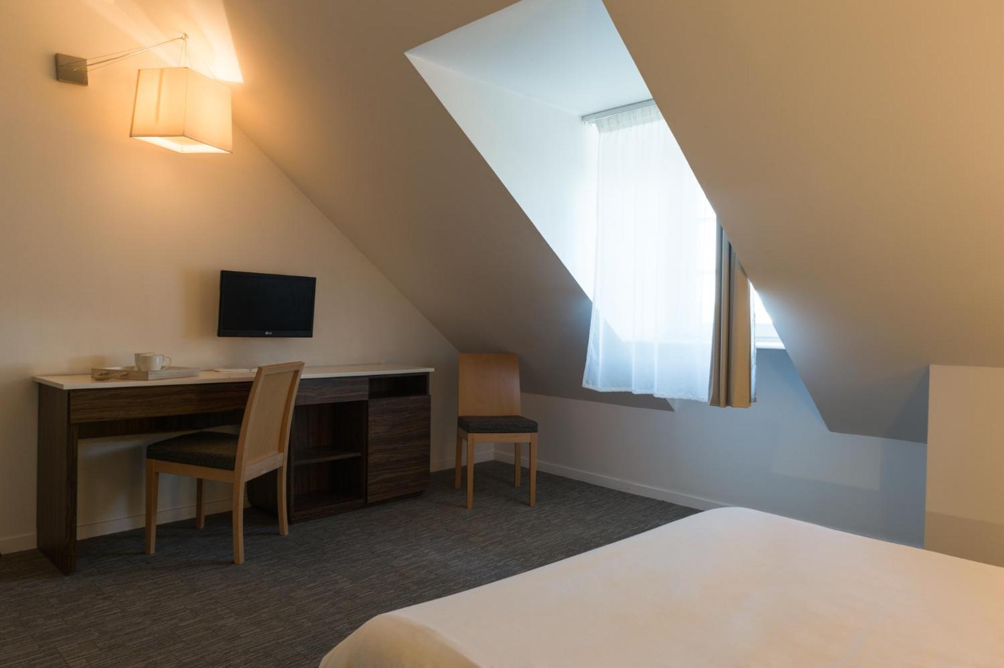 The Originals City, Hotel Le Coeur D'Or, Sedan Est Douzy المظهر الخارجي الصورة