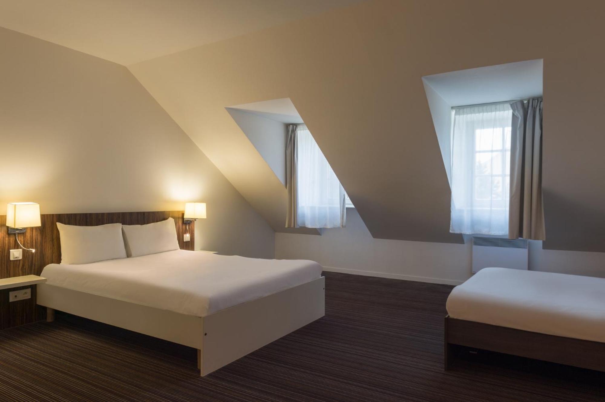 The Originals City, Hotel Le Coeur D'Or, Sedan Est Douzy المظهر الخارجي الصورة